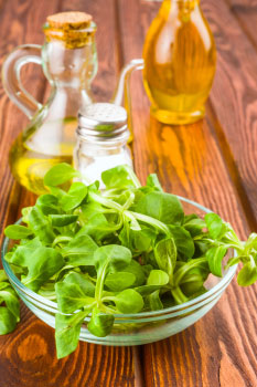 olive oil and arugula boost nutrients